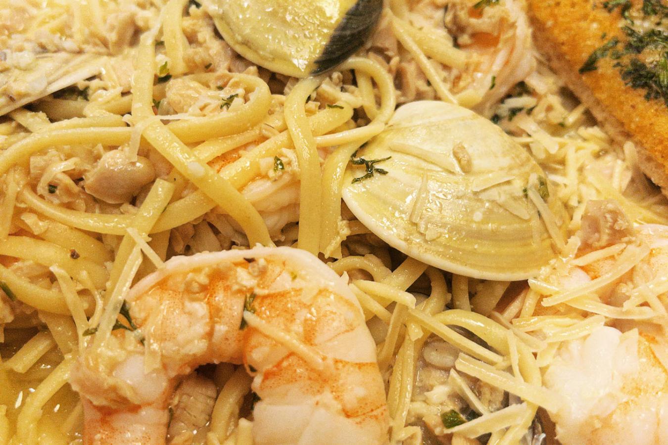 Pasta Dishes - Dockside Shrimp & Clams Linguine